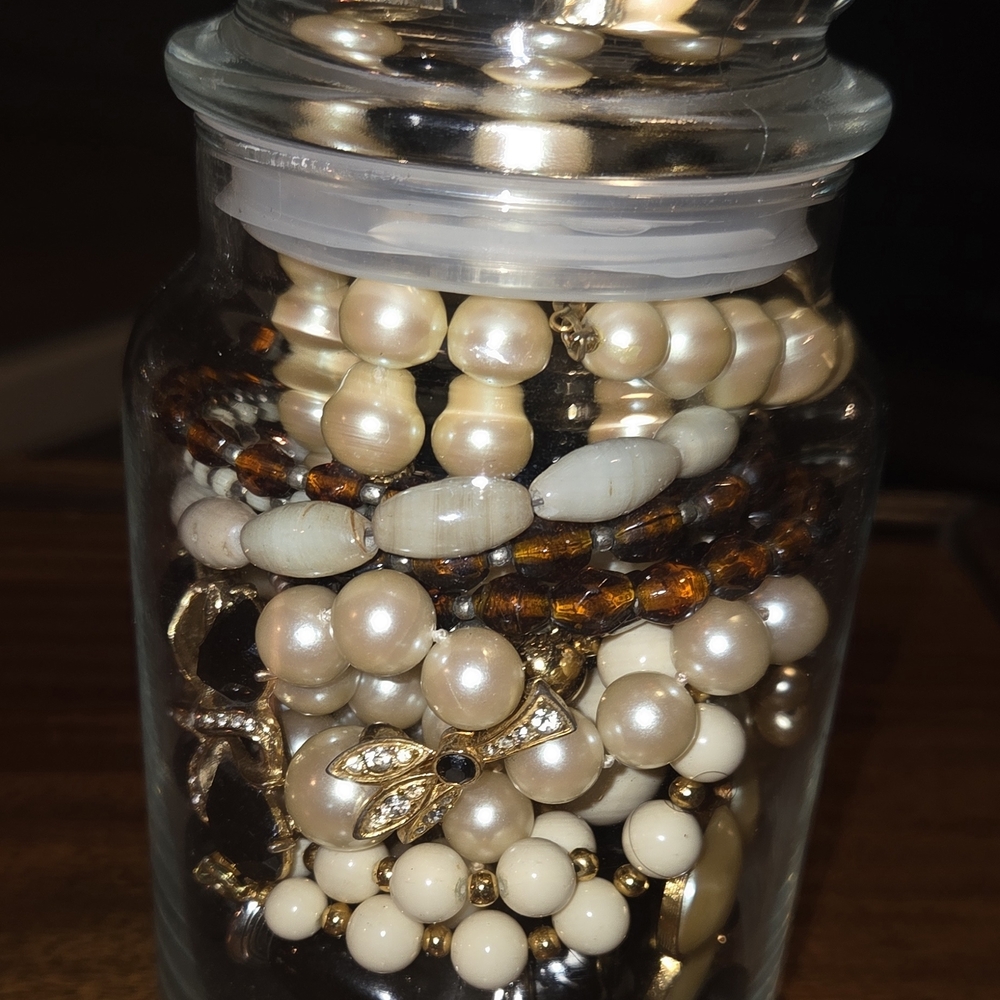 1928 Pearl and Gold Necklace Collection